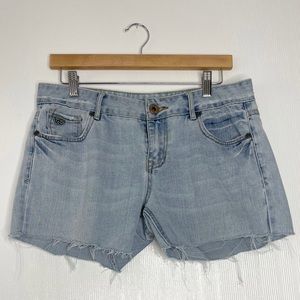 Chip & Pepper Light Wash Distressed Denim Jean Shorts Boho Beach Vibes